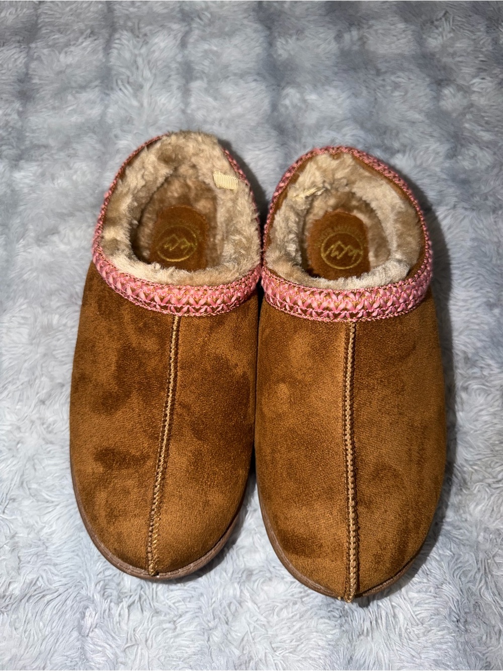 Cozy Brown Faux-Suede Womens Slippers with Pink Trim